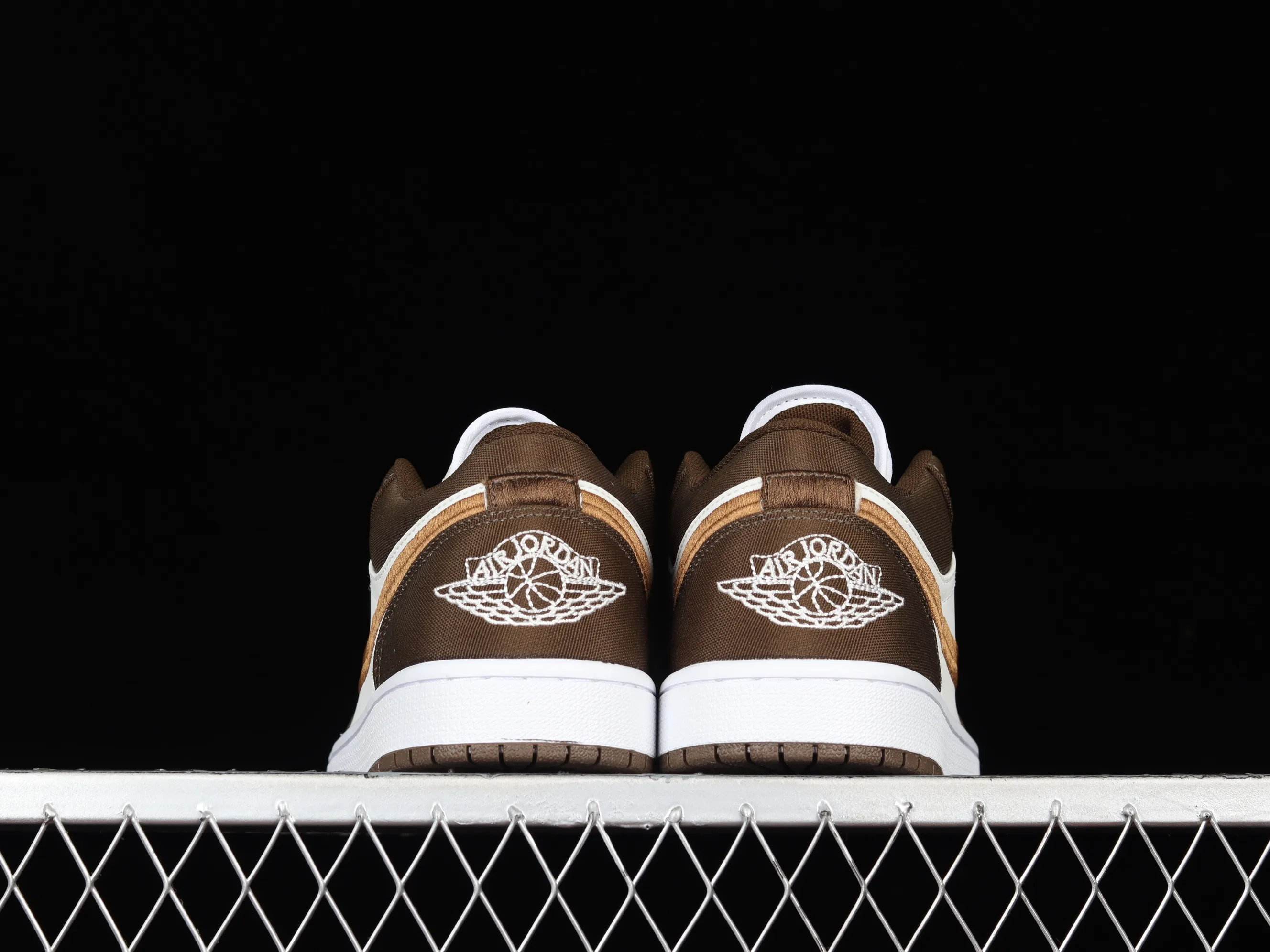 All categories Air Jordan Jordan series basketball shoes Air Jordan 1 Low Z version Air Jordan 1 Low "Mocha Toe" AJ1 Joe 1 Mocha low-top cultural and leisure sports sneakers DV0426-301